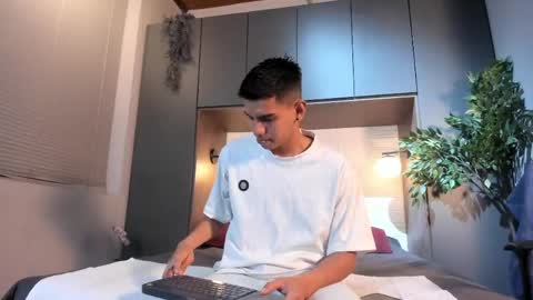 Snapshot of lucca_moreti chatting on June 2026 03:41:01 AM Lucca Moreti online show from June 2026 03:41:01 AM