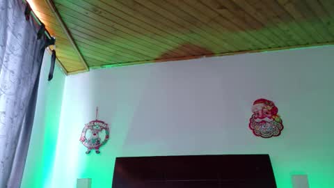 Luccy online show from December 2025 03:17:01 PM