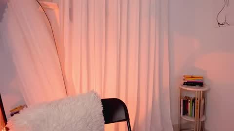 Lucia online show from February 2025 09:51:01 PM