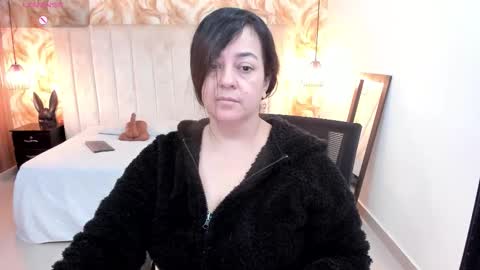 Lucia Vonne online show from February 2026 09:00:01 PM