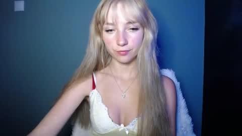 Lucy online show from September 2025 08:52:01 PM