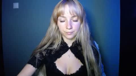 Lucy online show from September 2025 08:02:01 PM