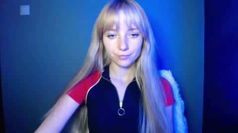 Lucy online show from September 2025 08:58:02 PM