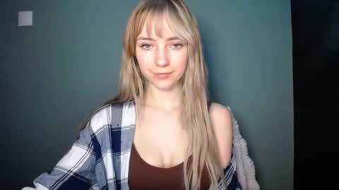 Snapshot of luciacam20 chatting on February 2026 08:07:02 PM Lucy online show from February 2026 08:07:02 PM