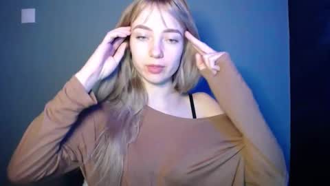 Snapshot of luciacam20 chatting on February 2026 01:50:02 PM Lucy online show from February 2026 01:50:02 PM