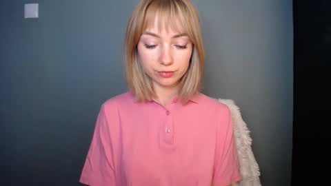 Snapshot of luciacam20 chatting on February 2026 01:29:02 PM Lucy online show from February 2026 01:29:02 PM