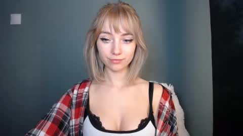 Snapshot of luciacam20 chatting on February 2026 07:34:01 PM Lucy online show from February 2026 07:34:01 PM