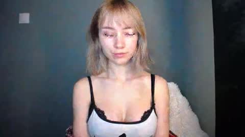 Snapshot of luciacam20 chatting on February 2026 08:01:02 AM Lucy online show from February 2026 08:01:02 AM