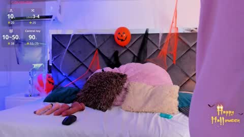 Lucia online show from October 2025 01:02:02 PM