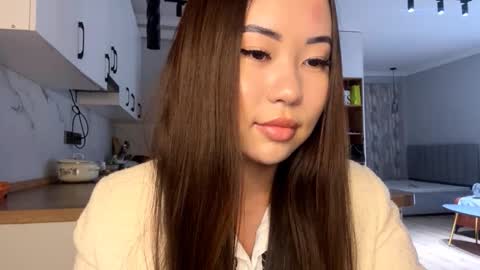 Kira online show from October 2025 12:33:01 PM