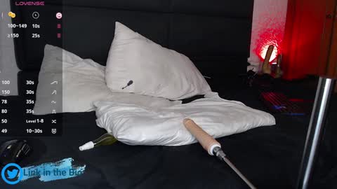 Snapshot of lucian_s_ chatting on December 2024 10:51:01 PM Lucian S  online show from December 2024 10:51:01 PM