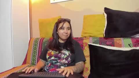 Snapshot of lucianacapisce chatting on September 2025 12:10:02 AM Dani 3 online show from September 2025 12:10:02 AM