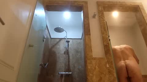 Snapshot of lucianopc chatting on September 2025 07:41:02 PM lucianopc online show from September 2025 07:41:02 PM