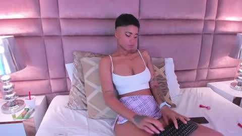 Snapshot of luciawallace chatting on February 2025 12:37:01 AM lucia wallace online show from February 2025 12:37:01 AM