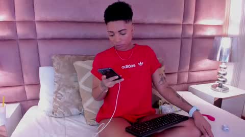 Snapshot of luciawallace chatting on February 2025 02:50:02 AM lucia wallace online show from February 2025 02:50:02 AM