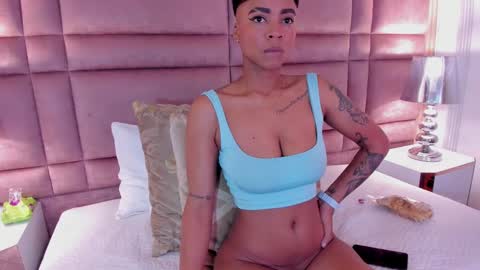 Snapshot of luciawallace chatting on March 2025 11:18:02 PM lucia wallace online show from March 2025 11:18:02 PM