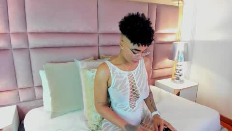 Snapshot of luciawallace chatting on September 2025 03:44:01 AM lucia wallace online show from September 2025 03:44:01 AM