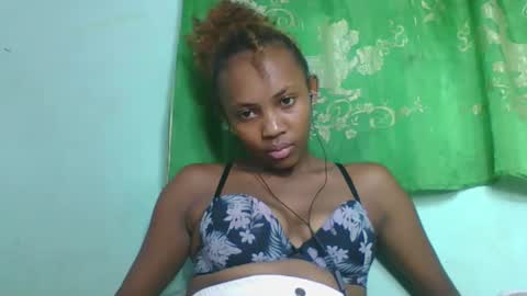 lucie196645 online show from May 2026 04:04:02 PM