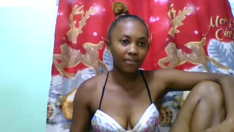 Snapshot of lucie196645 chatting on June 2026 05:33:02 AM lucie196645 online show from June 2026 05:33:02 AM