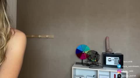 Lucie hot follow me on  online show from September 2025 08:38:02 AM