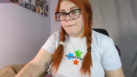 Lucie   online show from February 2025 07:49:01 PM