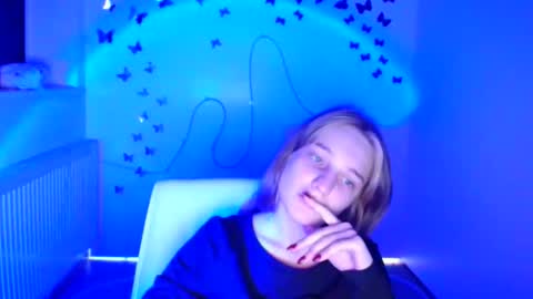 Lucie online show from November 2025 11:07:02 PM