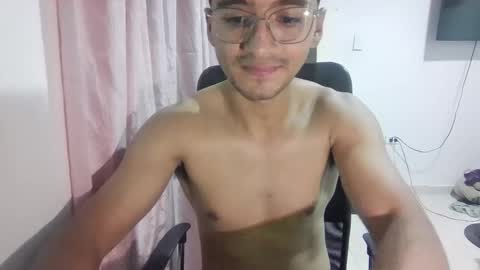 Snapshot of lucifferr_ chatting on February 2026 06:22:01 AM leonel online show from February 2026 06:22:01 AM