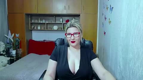 Lucille Fenly online show from March 2026 10:13:02 PM
