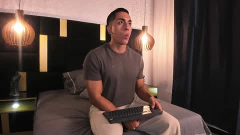 Snapshot of lucio__fox chatting on April 2026 11:37:01 AM Lucio online show from April 2026 11:37:01 AM