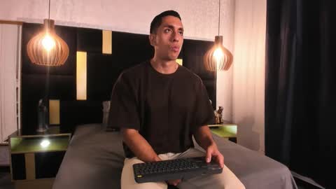 Snapshot of lucio__fox chatting on May 2026 11:48:01 AM Lucio online show from May 2026 11:48:01 AM