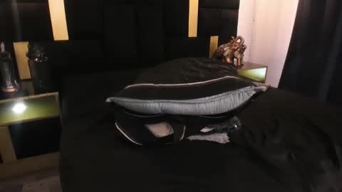 Snapshot of lucio__fox chatting on May 2026 04:04:02 PM Lucio online show from May 2026 04:04:02 PM