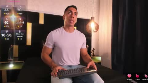 Snapshot of lucio__fox chatting on May 2026 12:01:01 PM Lucio online show from May 2026 12:01:01 PM