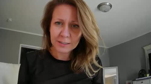 Snapshot of lucious_stace chatting on January 2025 06:04:02 PM lucious_stace online show from January 2025 06:04:02 PM