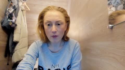 lucky_licky20 online show from December 2024 04:11:01 AM