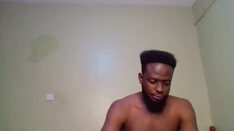 Snapshot of luckycharly chatting on February 2025 08:51:02 PM MASTER DOM online show from February 2025 08:51:02 PM