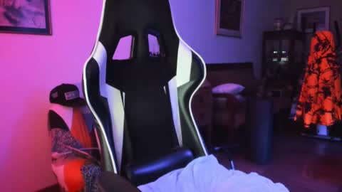 Snapshot of luckydrakex chatting on December 2024 06:02:01 PM Lucky online show from December 2024 06:02:01 PM