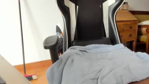 Snapshot of luckydrakex chatting on December 2024 11:11:02 AM Lucky online show from December 2024 11:11:02 AM