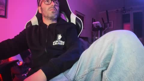 Snapshot of luckydrakex chatting on February 2025 09:47:02 PM Lucky online show from February 2025 09:47:02 PM