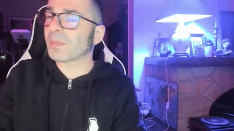 Snapshot of luckydrakex chatting on March 2025 02:04:01 AM Lucky online show from March 2025 02:04:01 AM