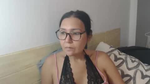 Snapshot of luckyisa chatting on October 2025 09:18:02 AM angelisa online show from October 2025 09:18:02 AM