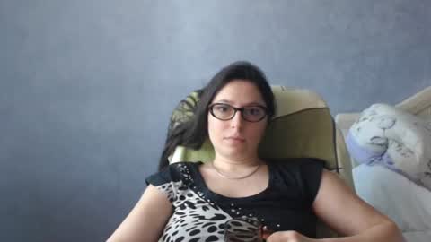 Snapshot of luckylinda23 chatting on June 2026 09:44:02 AM luckylinda23 online show from June 2026 09:44:02 AM