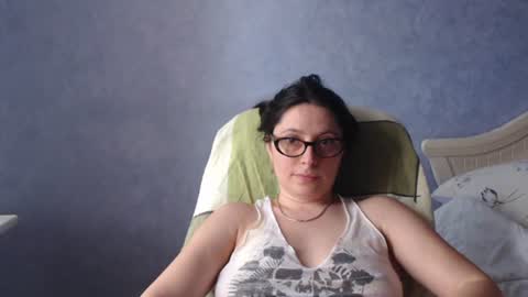 Snapshot of luckylinda23 chatting on June 2026 10:39:02 AM luckylinda23 online show from June 2026 10:39:02 AM