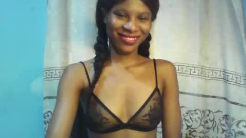 Snapshot of luckymadequeen chatting on January 2025 07:07:01 AM Gloria online show from January 2025 07:07:01 AM