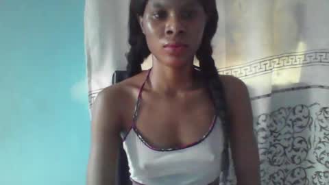 Snapshot of luckymadequeen chatting on January 2025 09:24:01 AM Gloria online show from January 2025 09:24:01 AM