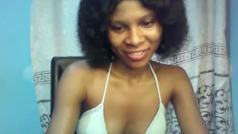 Snapshot of luckymadequeen chatting on January 2025 04:44:02 AM Gloria online show from January 2025 04:44:02 AM