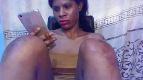 Snapshot of luckymadequeen chatting on January 2025 08:22:01 AM Gloria online show from January 2025 08:22:01 AM