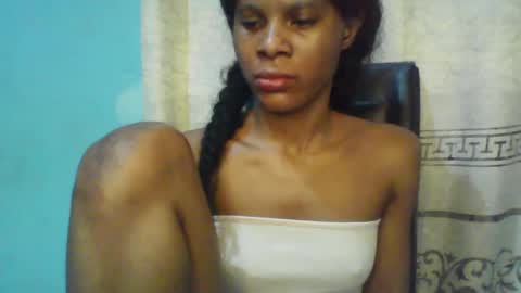 Snapshot of luckymadequeen chatting on February 2025 07:18:02 AM Gloria online show from February 2025 07:18:02 AM