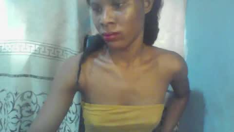 Snapshot of luckymadequeen chatting on September 2025 06:25:02 AM Gloria online show from September 2025 06:25:02 AM