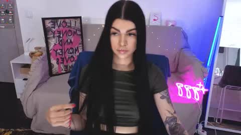 Monika online show from November 2025 01:22:02 PM