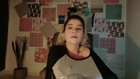 luckysapphire777 online show from November 2025 03:27:02 AM